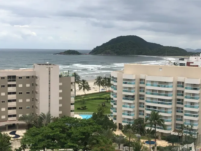 Cobertura pé na areia a venda possui 400 metros  com 4 quartos em Riviera - Bertioga - São