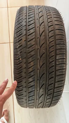 Pneu aro 17 novo