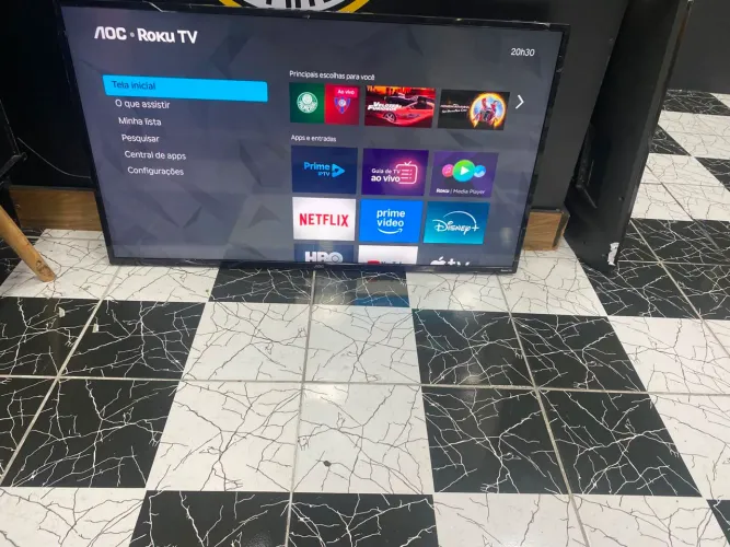 Vendo Smartv AOC Roku 43 polegadas top de linha em estado de nova conforme fotos R$ 1100,0