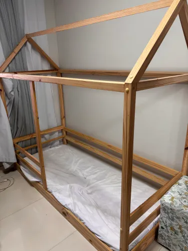 Cama montessoriana