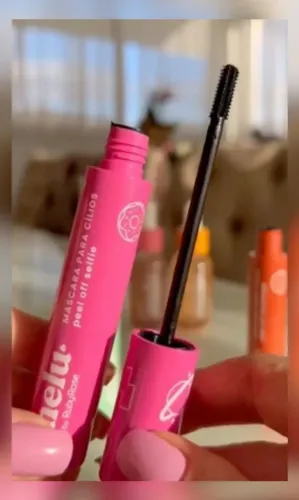 Máscara de cílios da melu cor Rosa