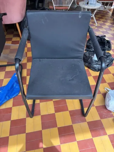 Cadeira de aço super resistente (suporta até 200kg) - vendo unidades ou lote