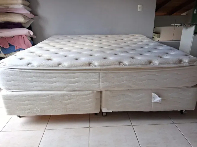Cama king (base+colchão)
