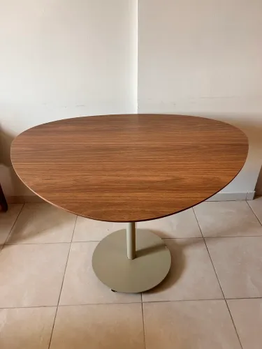 Mesa de jantar orgânica 4 lugares