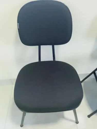 Cadeira de escritório preta