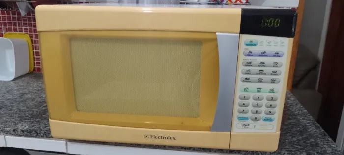 Microondas Eletrolux 31 litros só 250,00