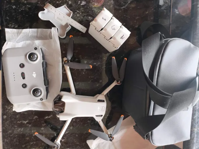 Drone DJI Mini 3 Fly More Combo