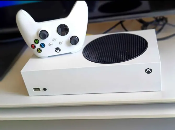 XBOX SERIES S 512GB 4K + 2 CONTROLES (ACEITO CARTÃO ATÉ 12X)