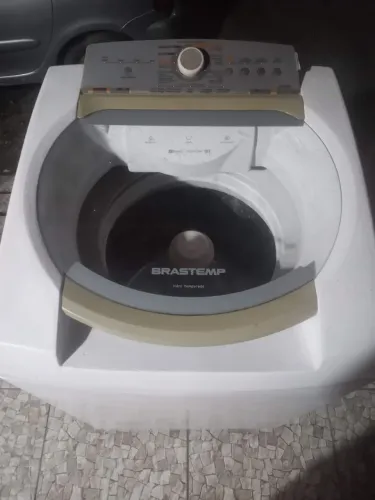 Vendo uma maquina de lavar Brastemp de 11kg em perfeito estado.