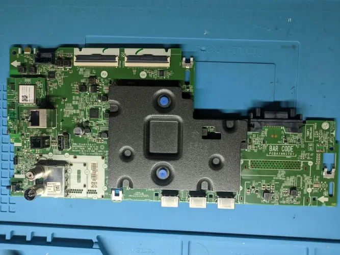 Placa principal original da TV LG QNED73A, retirada de aparelho novo