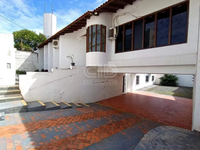 Casa Comercial à Venda no Bosque da Saúde, Cuiabá - 344,59 m² de Área Construída