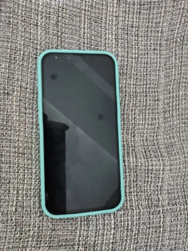 Vendo IPhone 13, 128gb. Saúde da bateria 89% Acompanha carregador e 2 capas. Valor: 2200.0