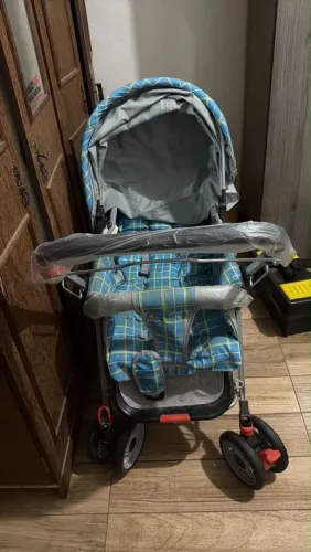 Carrinho de bebê novo