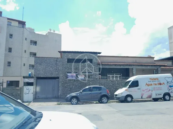 Imóvel para venda com 183 metros quadrados com 4 quartos em Santa Catarina - Juiz de Fora