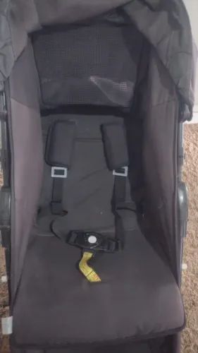 Carrinho de bebê usado