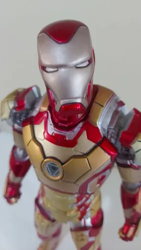 Action Figure Iron Man Mark 42 1/6 30cm Empire Toys