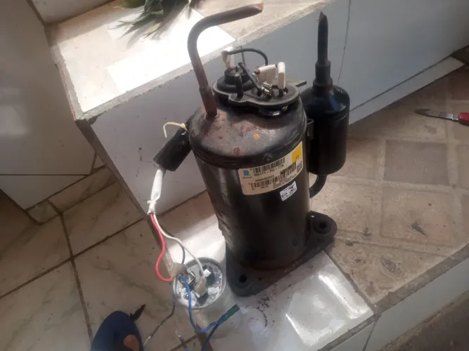 Compressor 12 BTUs gás R22 pra ar condicionado