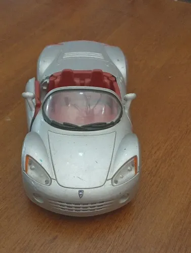 Carrinhos brinquedo de metal escala 1.18 e 1.244