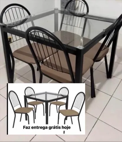 Mesa com 4 cadeiras nova na caixa