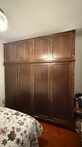 Conjunto armário 8 portas + penteadeira com espelho  e criado mudo 