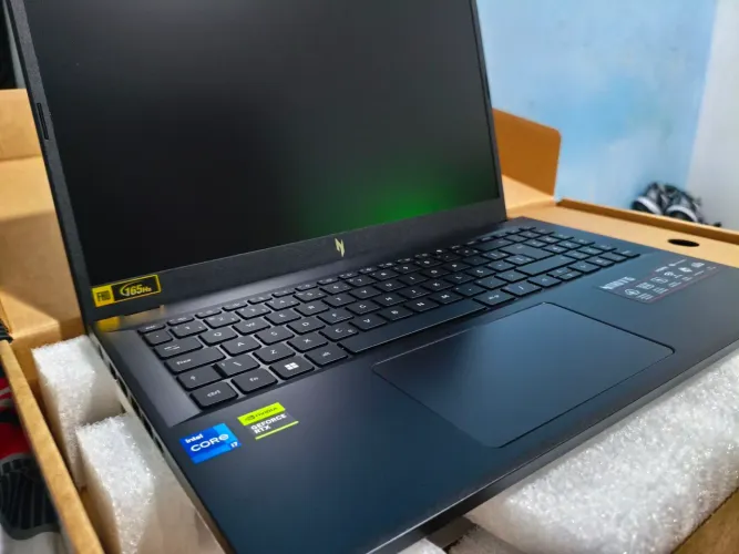 Notebook Acer V15 - I7 - 4060 - Modelo 790M