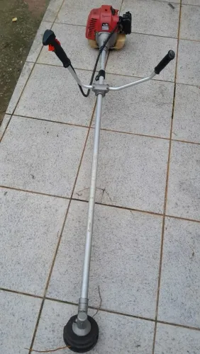 Vendo roçadeira toyama, 1000 reais