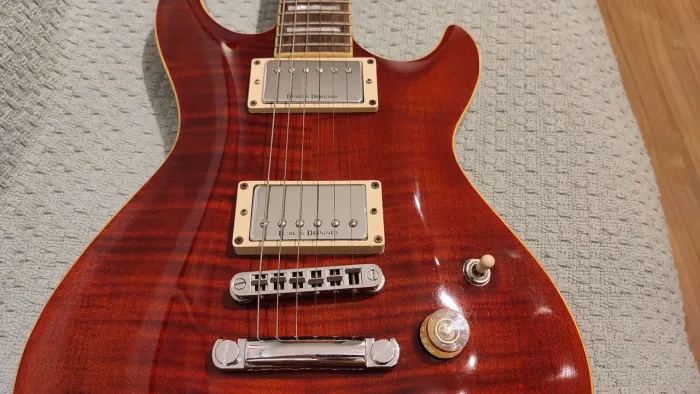 Guitarra Cort M600 (Único Dono, SEM ARRANHÕES!)