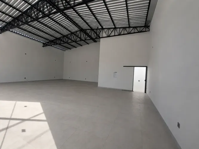 Barracão Comercial 220 m² Excelente Localização