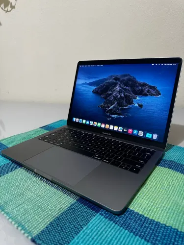 MacBook A1708 - Design Compacto