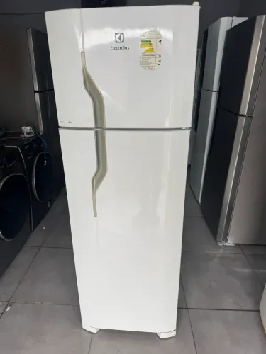 Geladeira Eletrolux frost free 