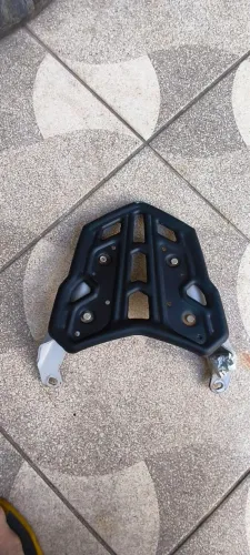 Suporte baú Lander 2025 a 2027