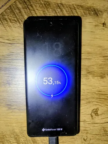 Moto edge 50 pro com nota fiscal e na garantia.
