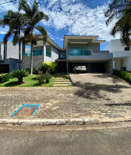Sobrado Alto Padrão no Condomínio Residencial Anaville, com 5 quartos - Anápolis