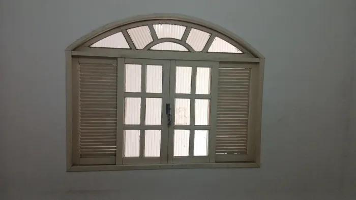 Construção janelas di madeiras