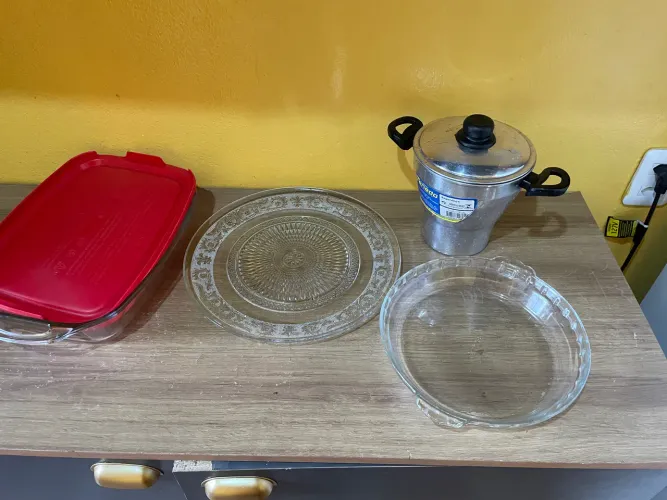 Vende-se vasilhas de vidro