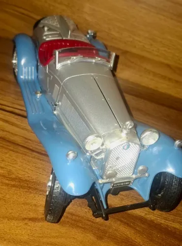 Alface Romeo 8c 2300 Spider Touring (1932)