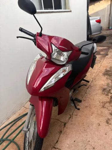 Vende se Honda biz