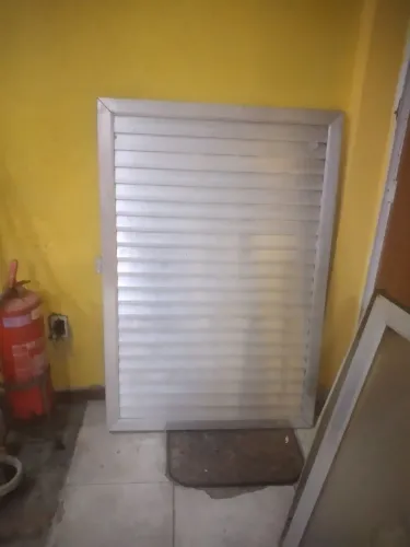 Portão de alumínio