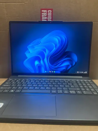 Notebook IdeaPad Slim 3 | R7 7735HS - 8GB RAM - 512GB