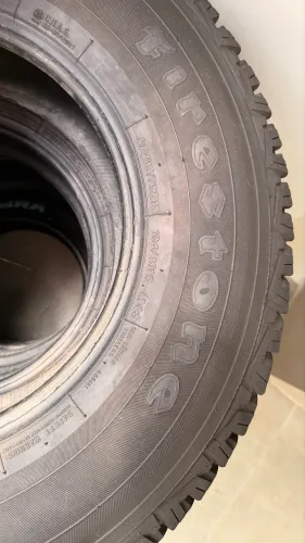 04 PNEUS FIRESTONE 235/75 R15 AT NOVOS