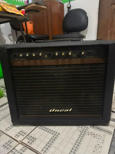 Amplificador de guitarra Oneal OCG 200 60W