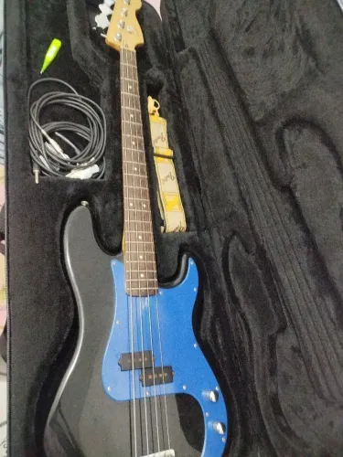Contrabaixo squier/ fender indonésia