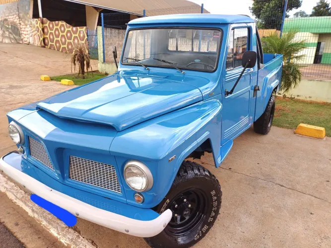 Ford F-75 4X4 2.3 1980