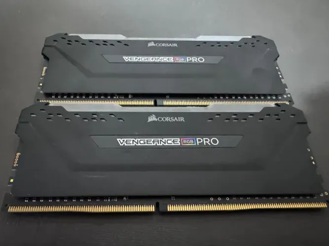 Memória RAM Corsair Vengeance RGB PRO 3000mhz 16GB (2x8GB) PRETA