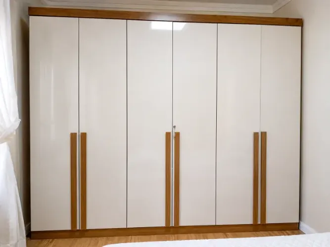 Guarda Roupas 6 portas MDF Branco - Pouquissimo Usado