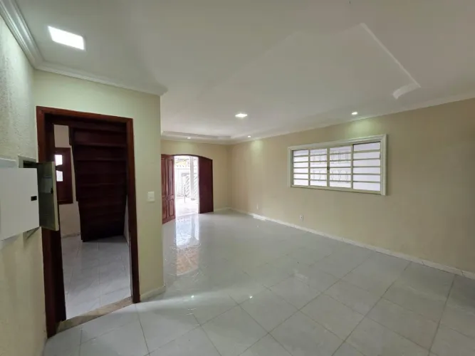 VENDO casa no HILÉIA - 05 quartos sendo 3 suítes