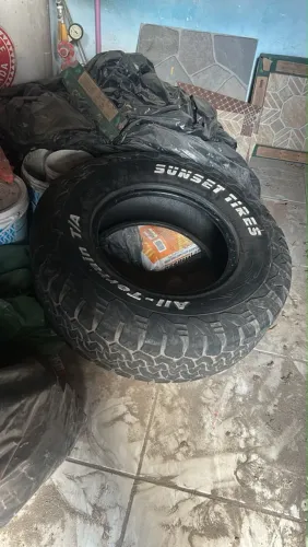 Pneus para Hilux meia vida 