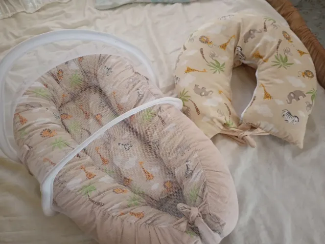 Ninho de bebê + almofada de amamentação 