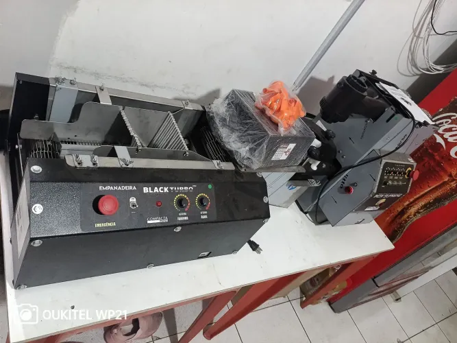 Fábrica de salgados automatizada.