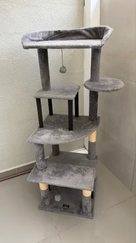 Torre com arranhador de gato - usado